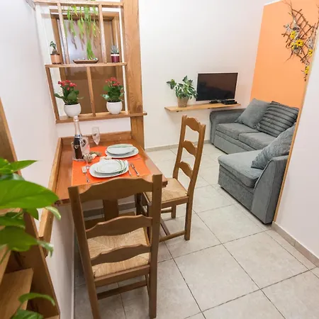Holiday Home *